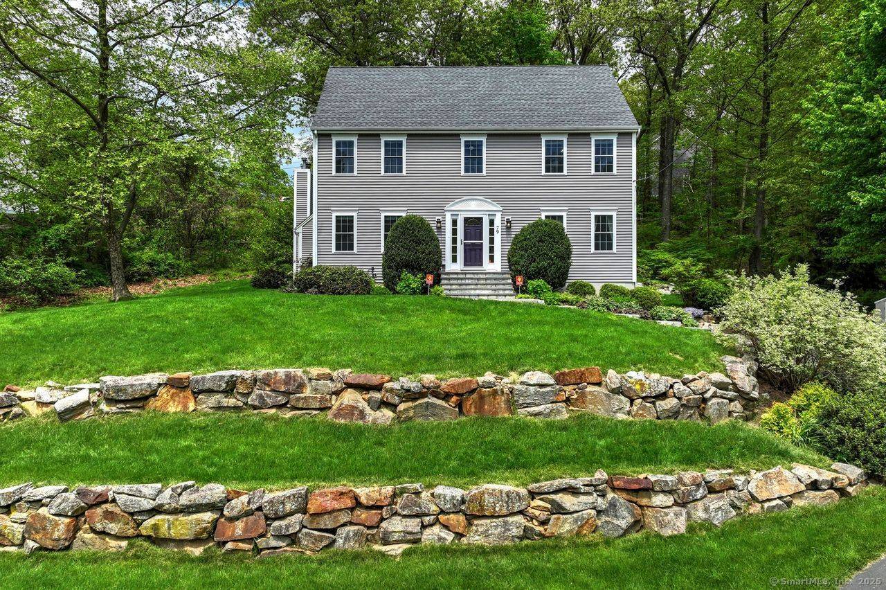 79 Sunnycrest Road, Trumbull, CT 06611