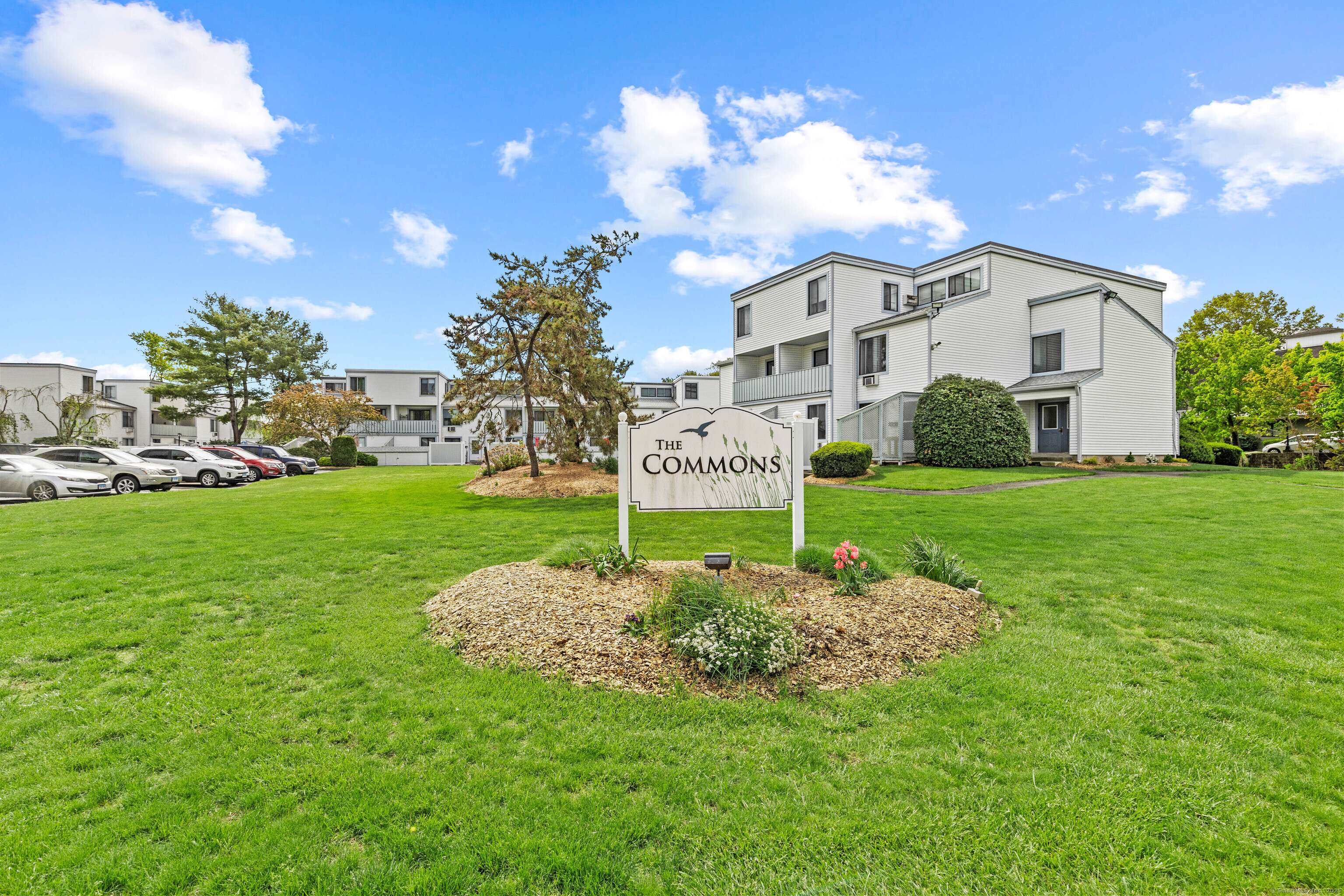 18 Hamre Lane #B, Branford, CT 06405