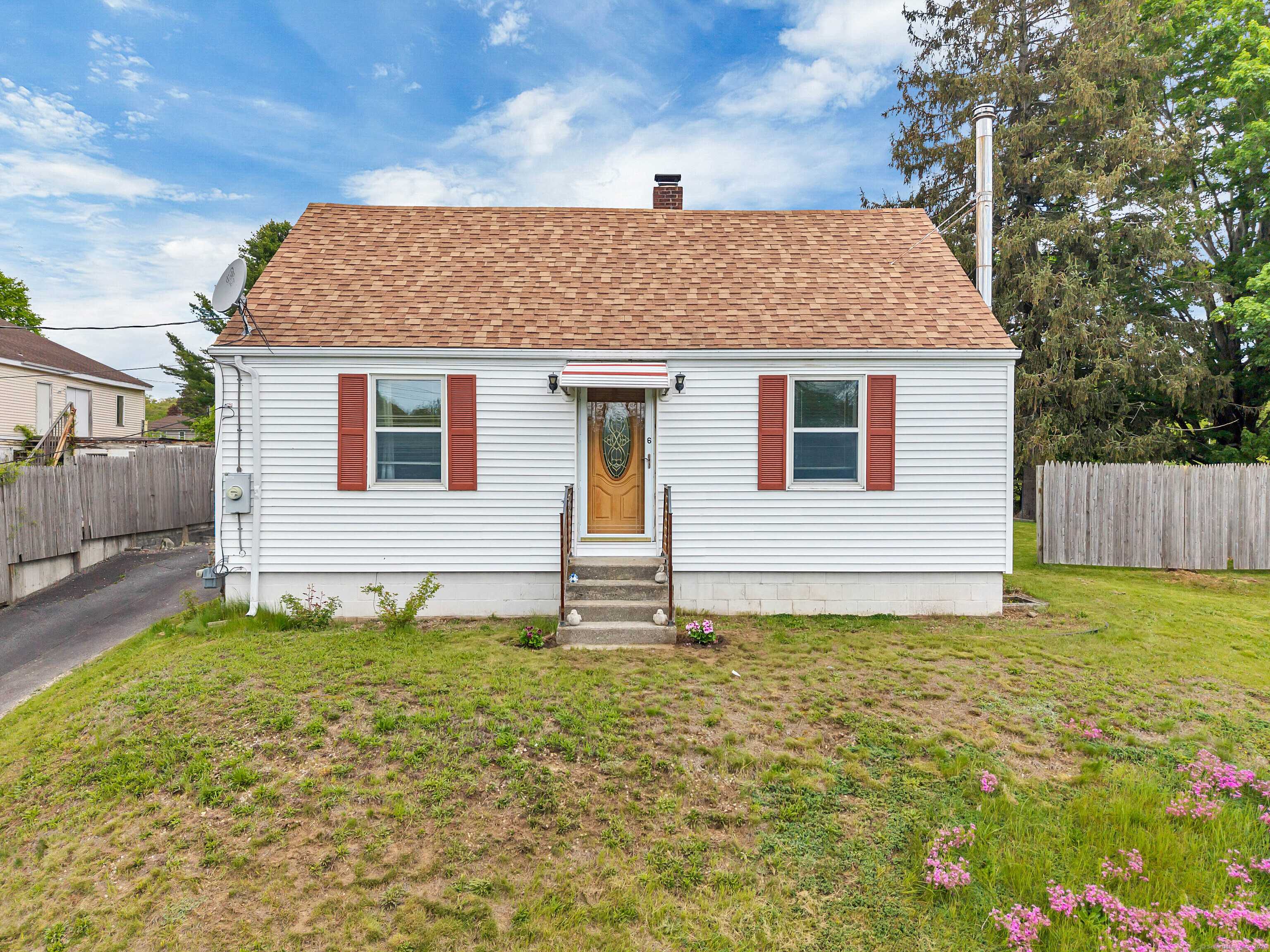 Norwich, CT 06360,6 Lois Street
