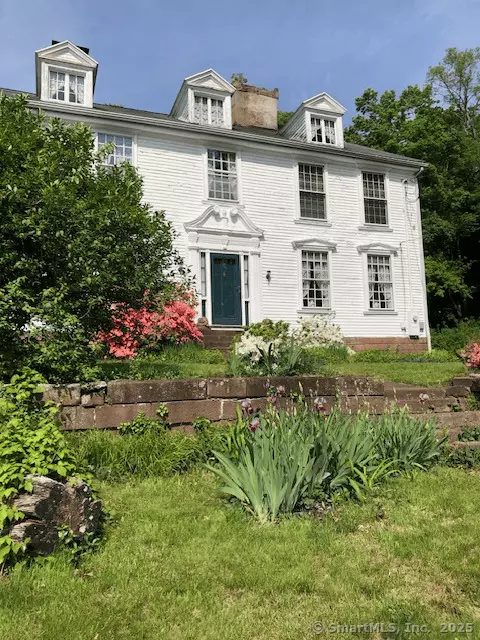 Middletown, CT 06457,1066 Washington Street