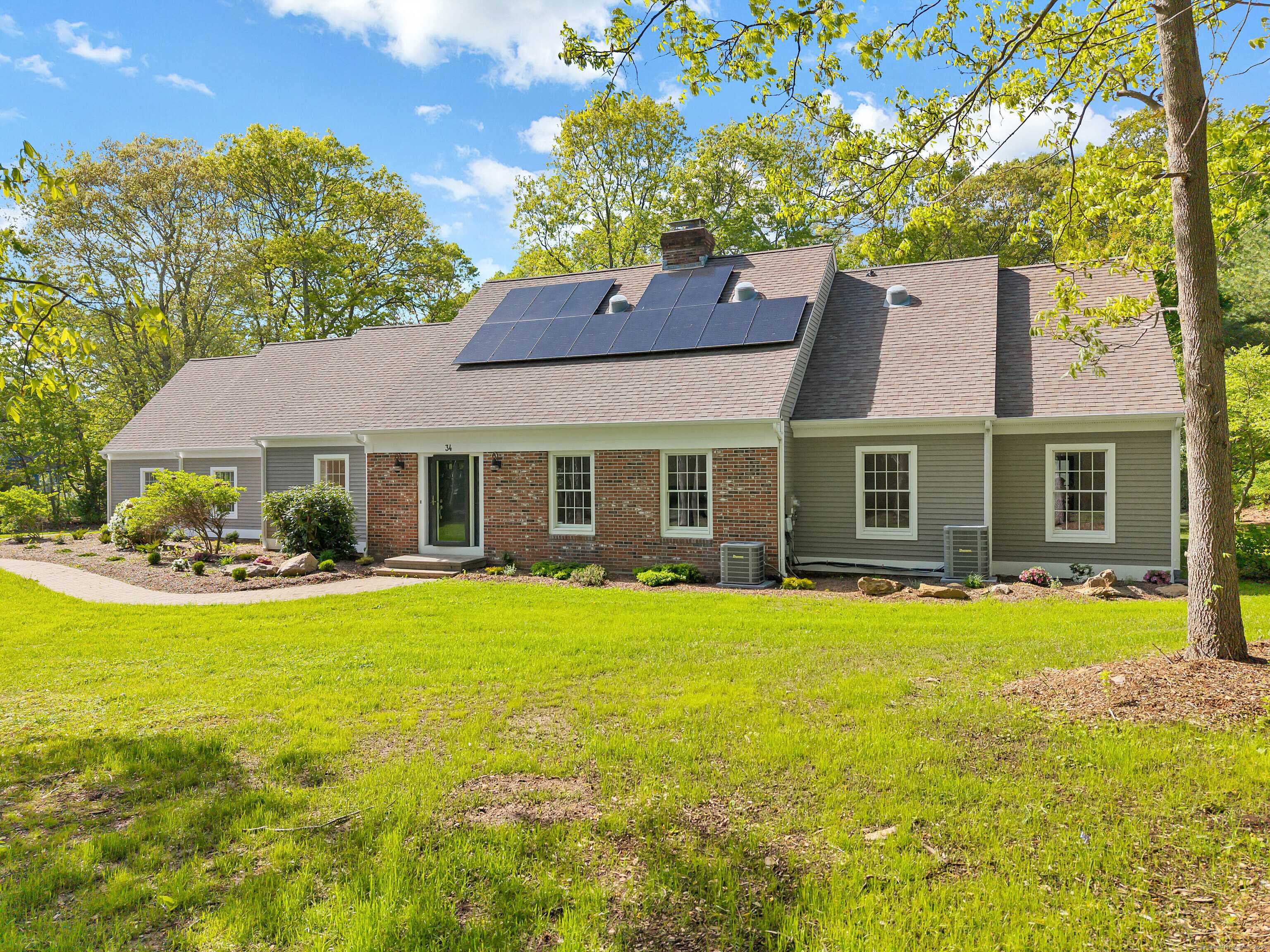 34 Willow Lane, East Lyme, CT 06333
