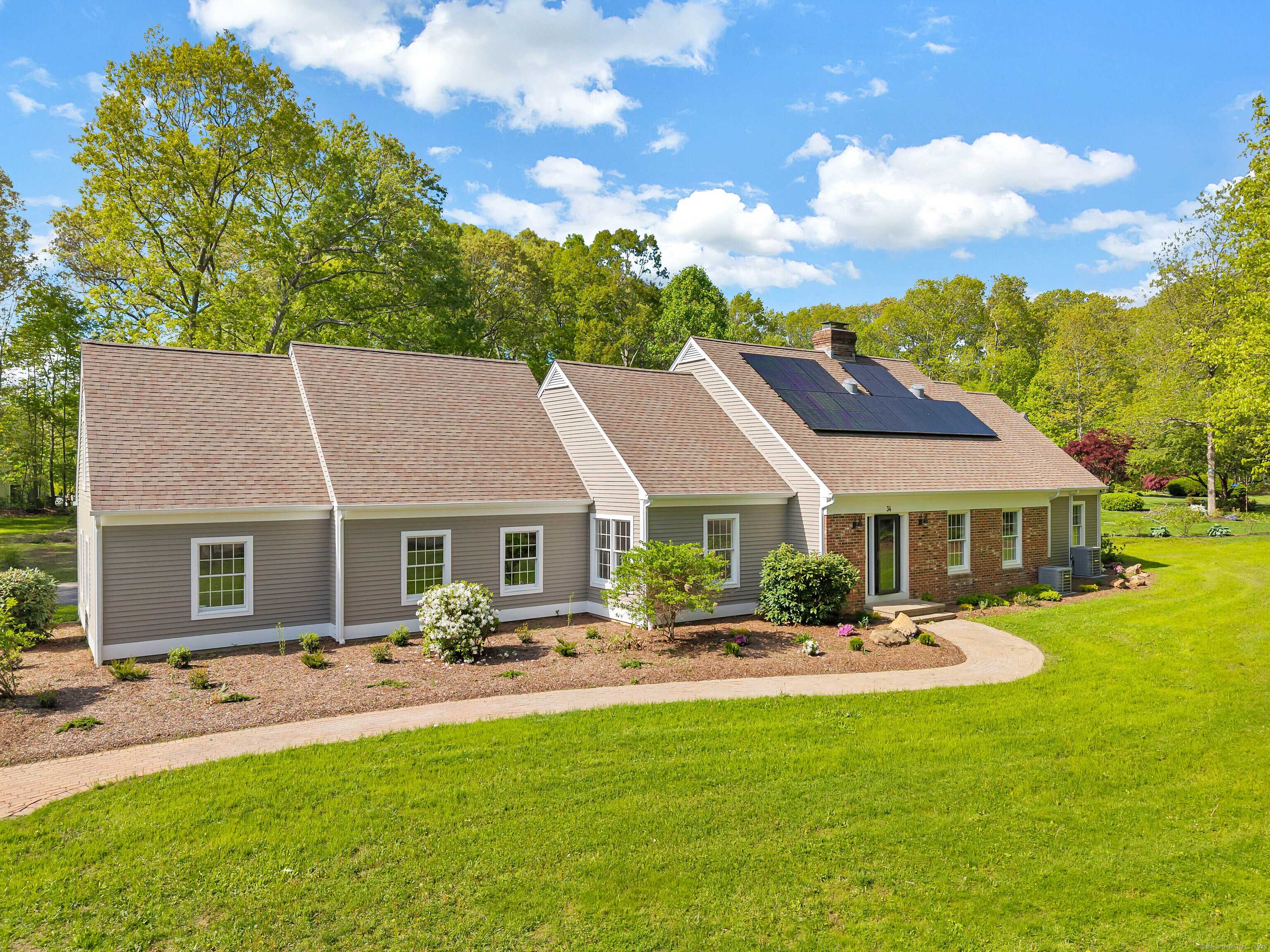 34 Willow Lane, East Lyme, CT 06333