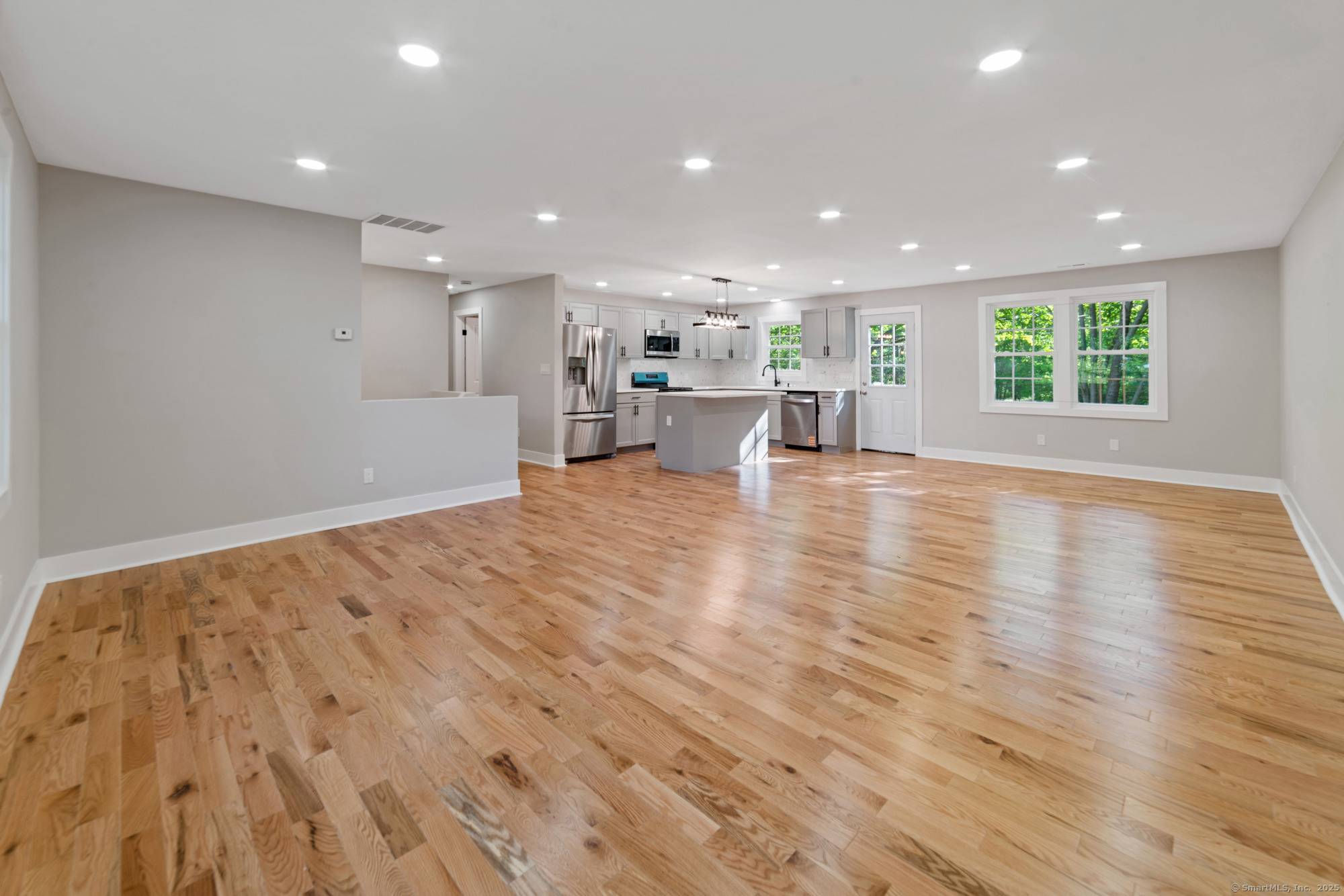 North Haven, CT 06473,26 Maple Avenue
