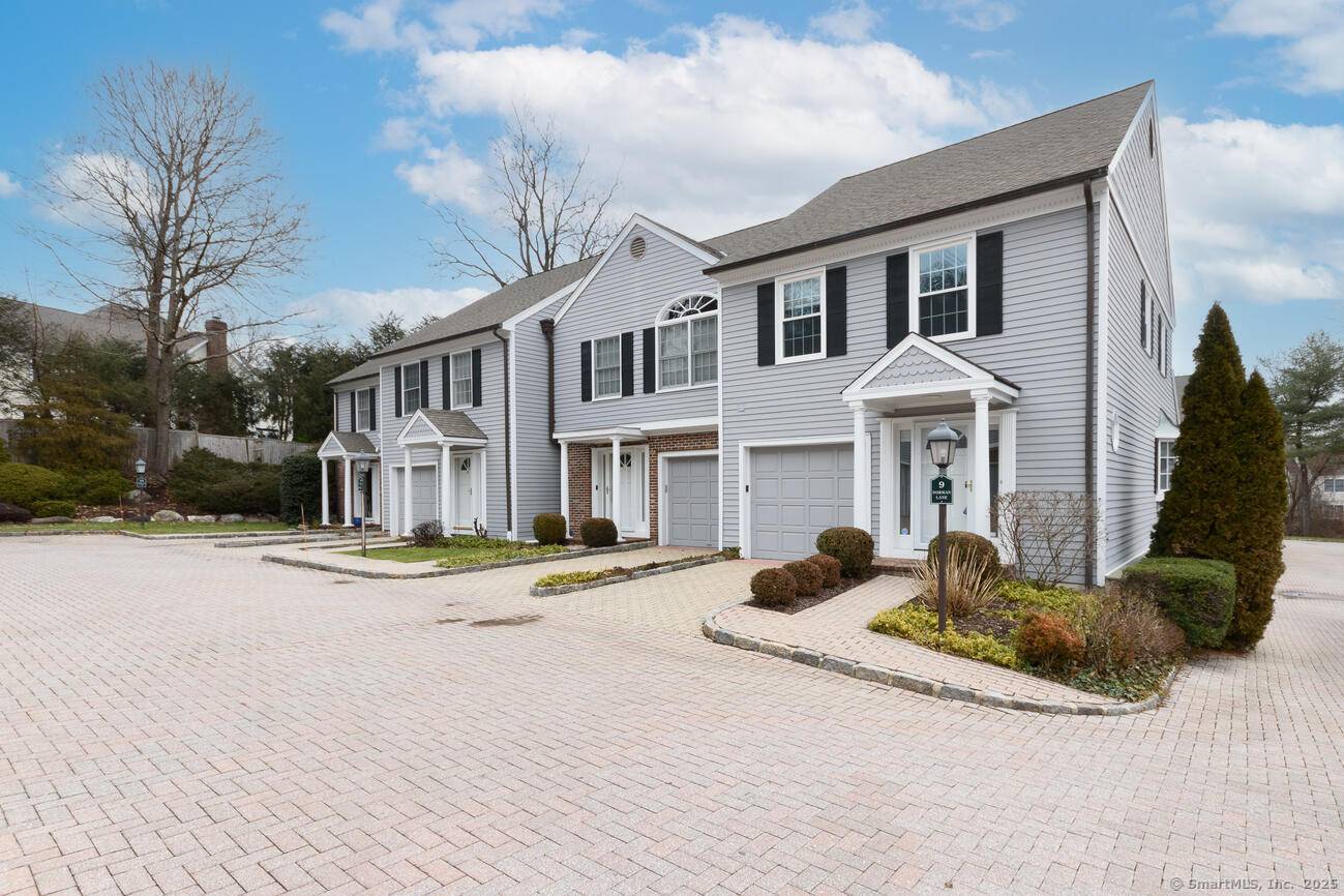 Darien, CT 06820,11 Norman Lane