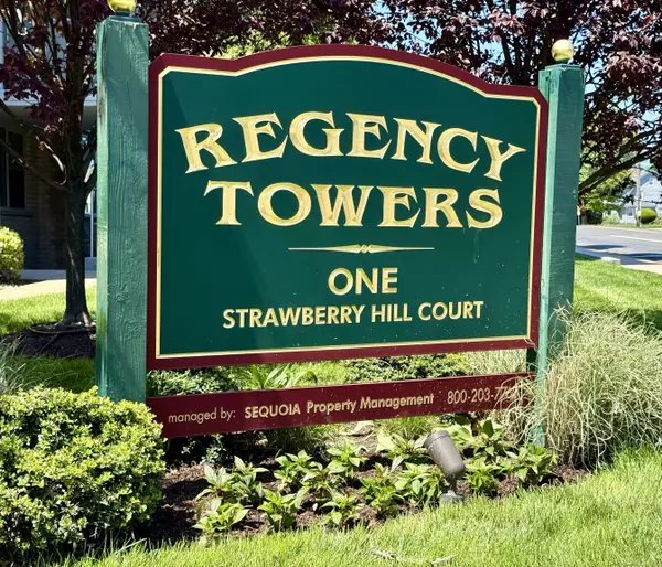 Stamford, CT 06902,1 Strawberry Hill Court #APT 2B