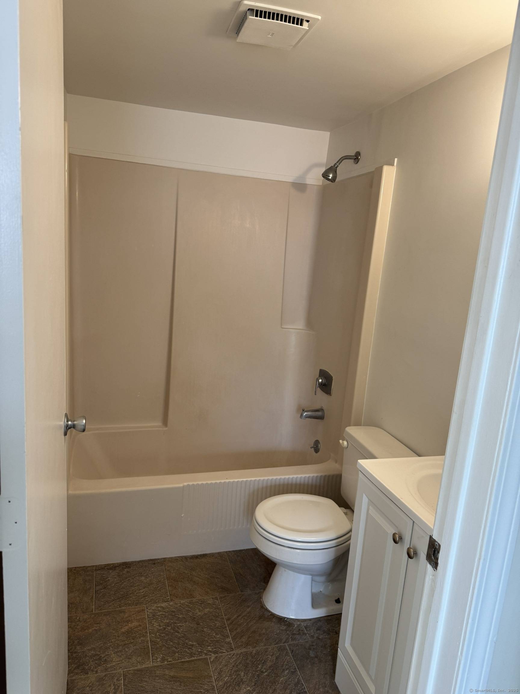Bethel, CT 06801,81 Greenwood Avenue #STE 2L Rear