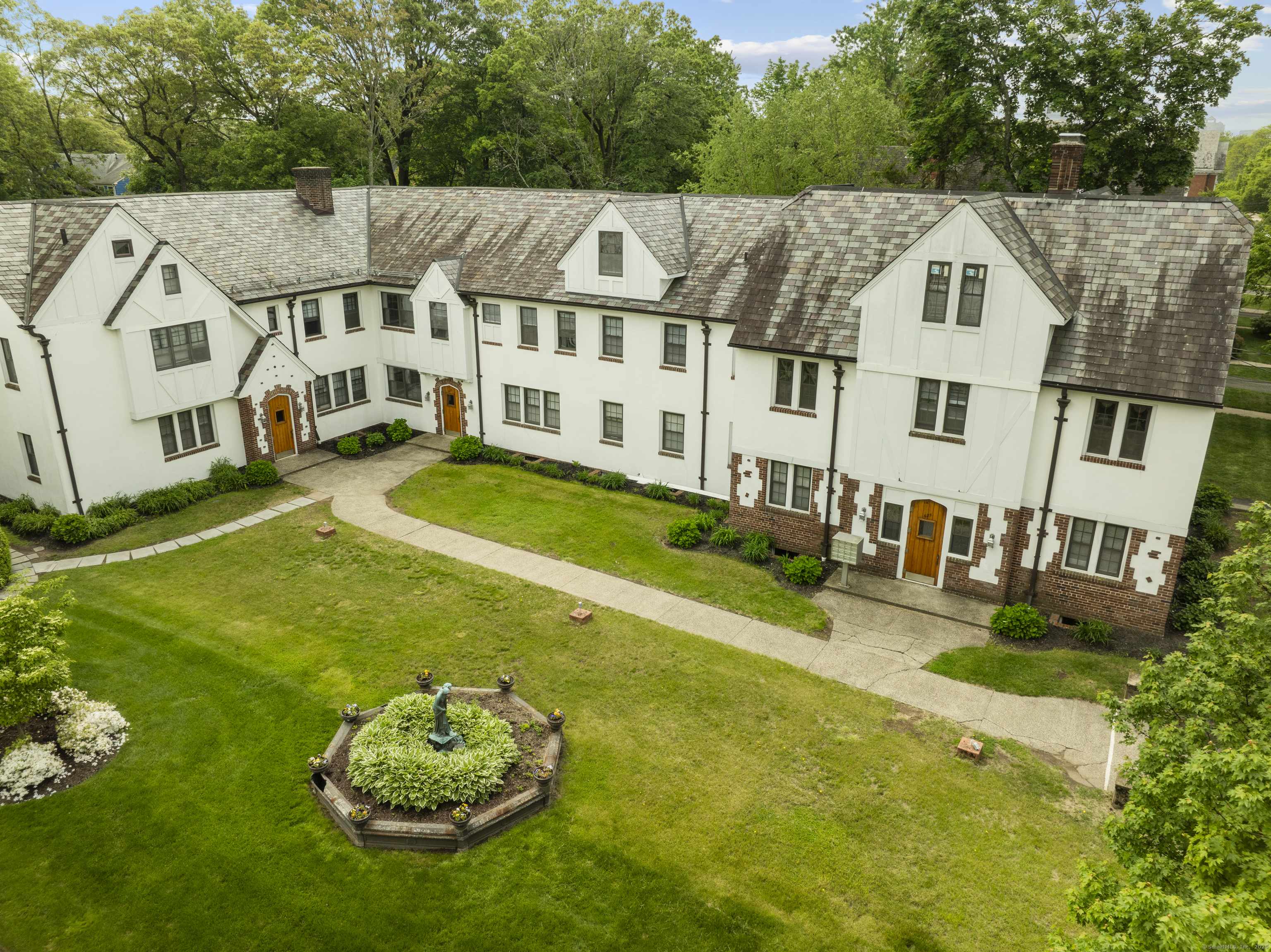 New Haven, CT 06511,623 Whitney Avenue