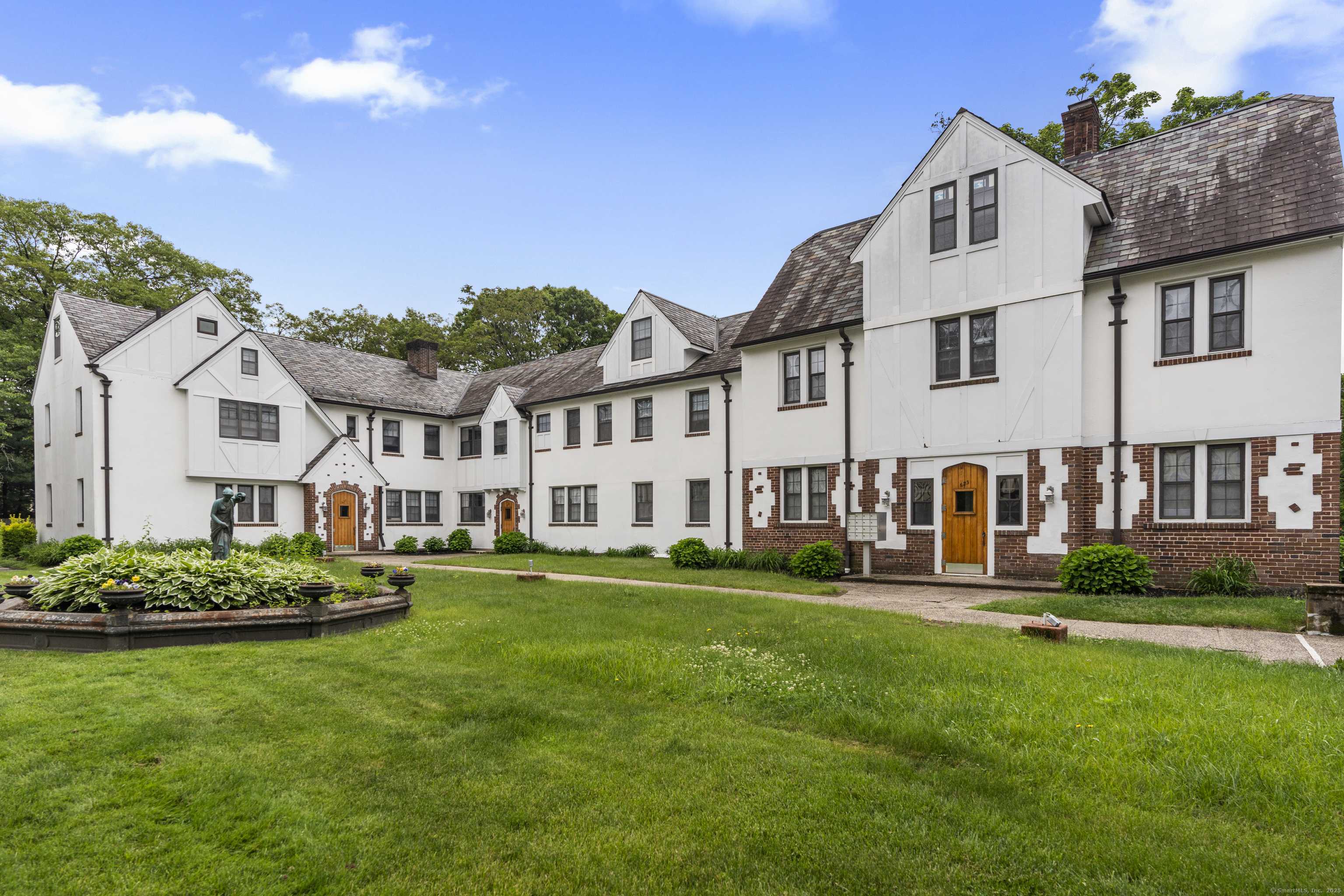 New Haven, CT 06511,623 Whitney Avenue