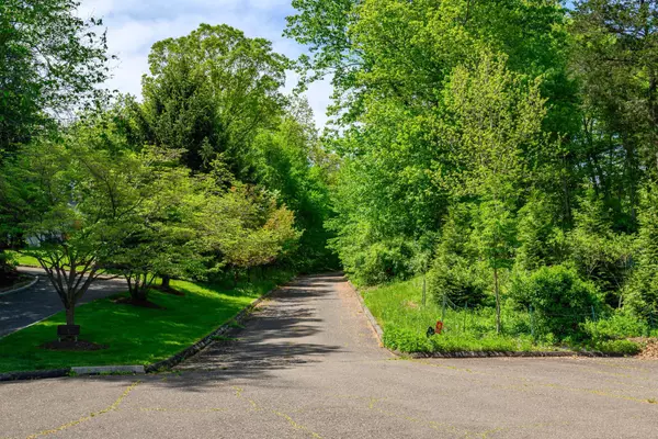 Weston, CT 06883,4 Quail Ridge