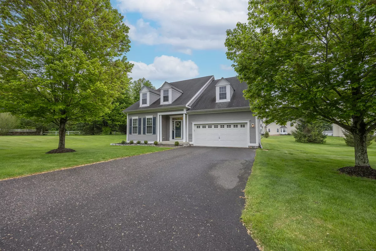 Middlebury, CT 06762,1 Chatham Court #1