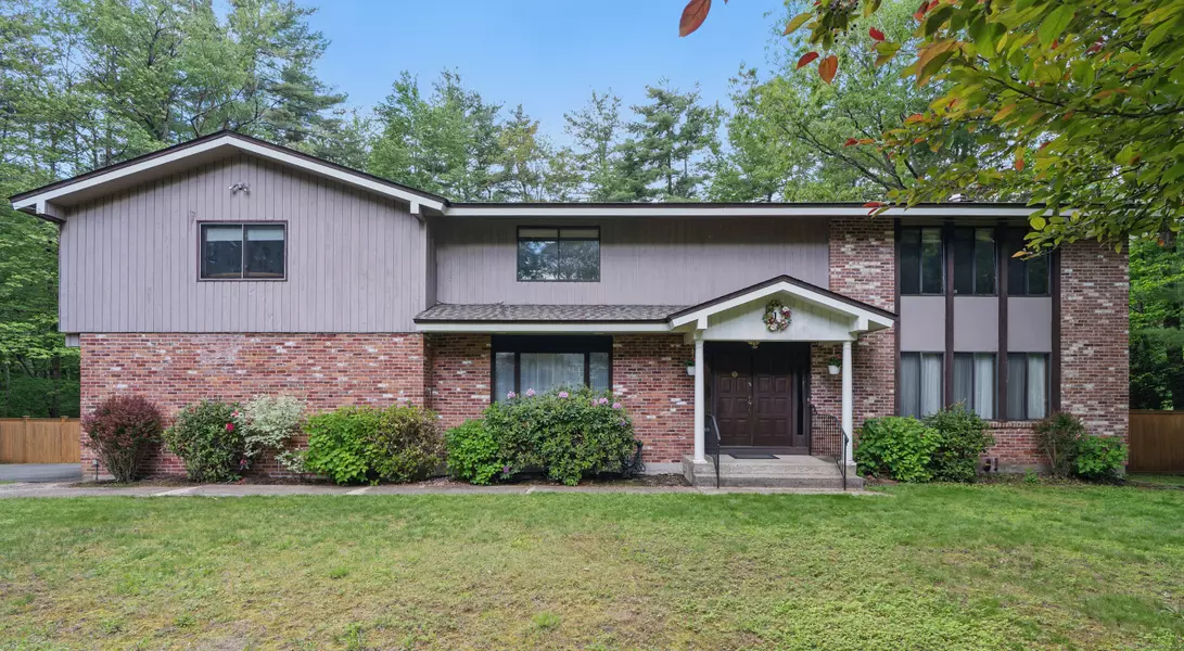 1 Nod Brook Drive, Simsbury, CT 06070