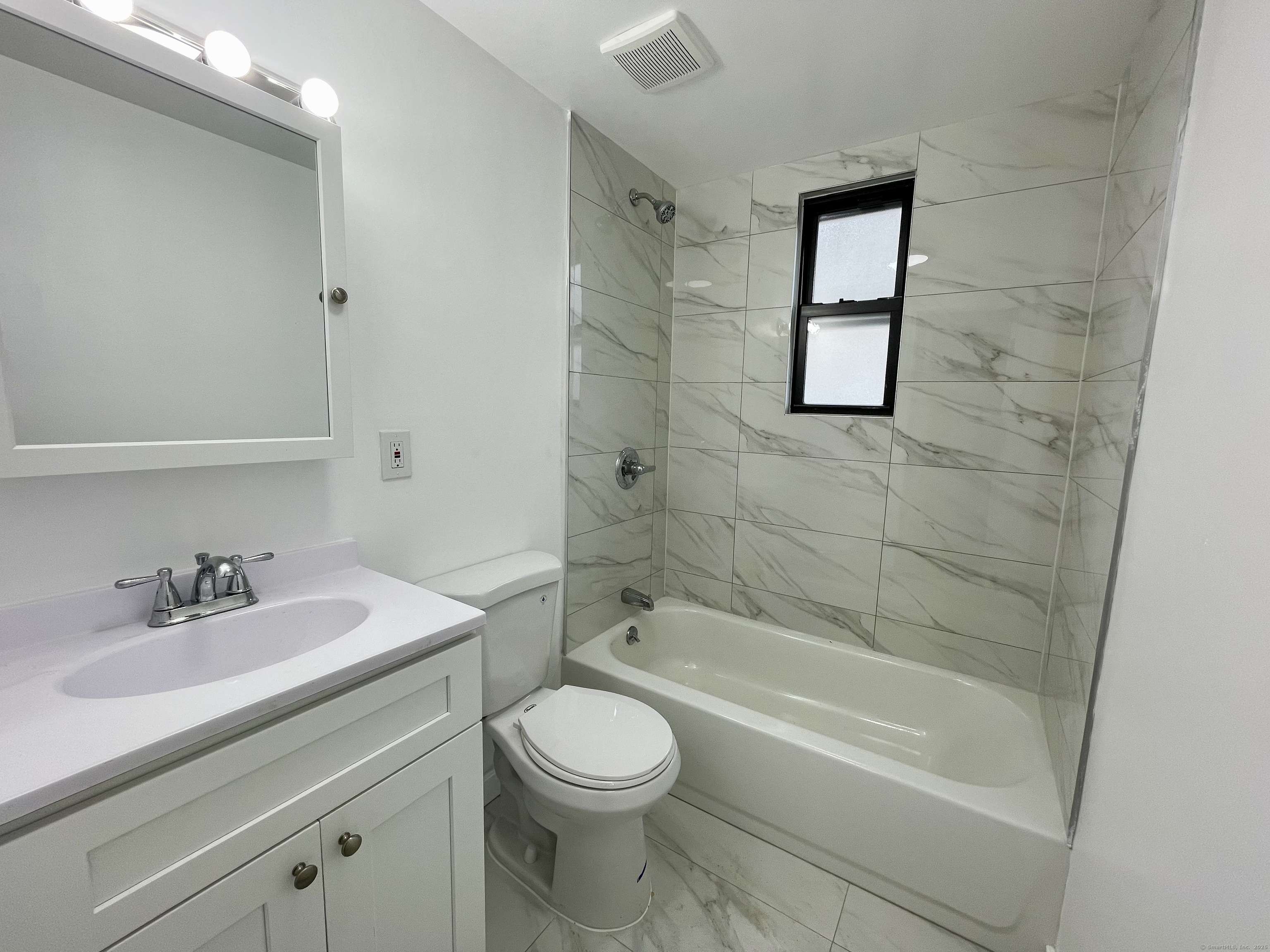 Waterbury, CT 06704,49 Hill Street #2