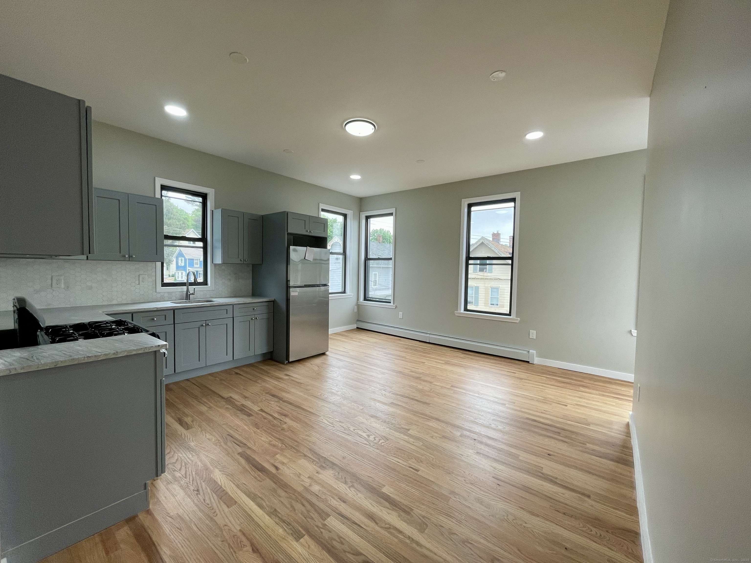 Waterbury, CT 06704,49 Hill Street #3