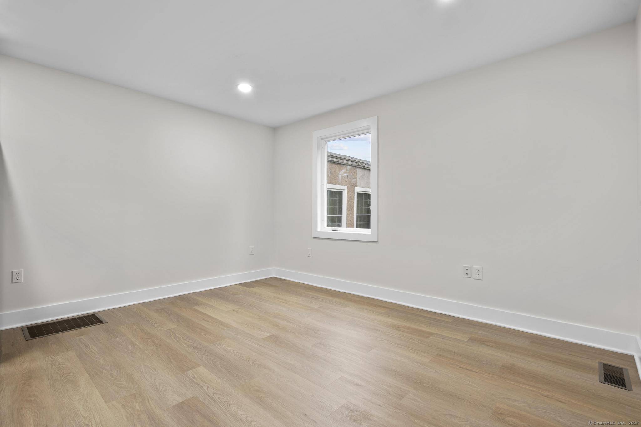 New Haven, CT 06511,1546 Chapel Street #3