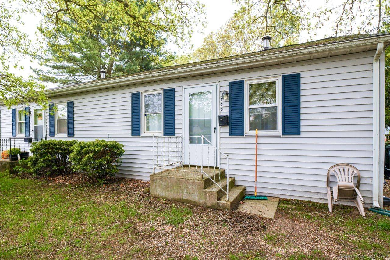 161 Midway Oval, Groton, CT 06340