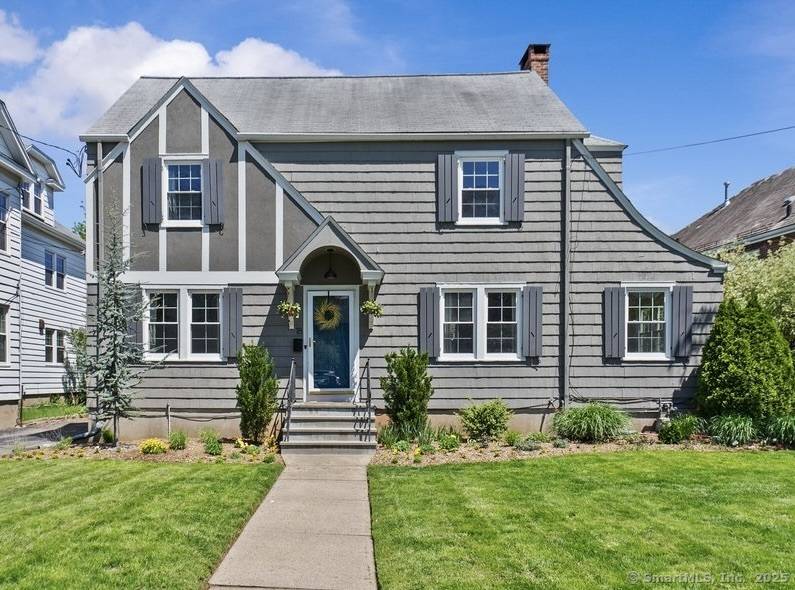 18 Grennan Road, West Hartford, CT 06107