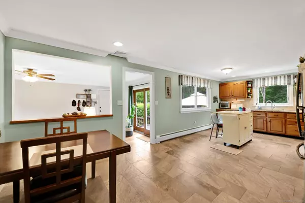South Windsor, CT 06074,41 Juniper Lane
