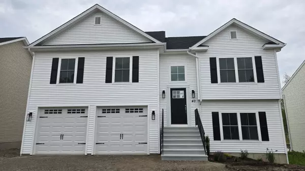 40 Yorktown Ridge, Waterbury, CT 06704