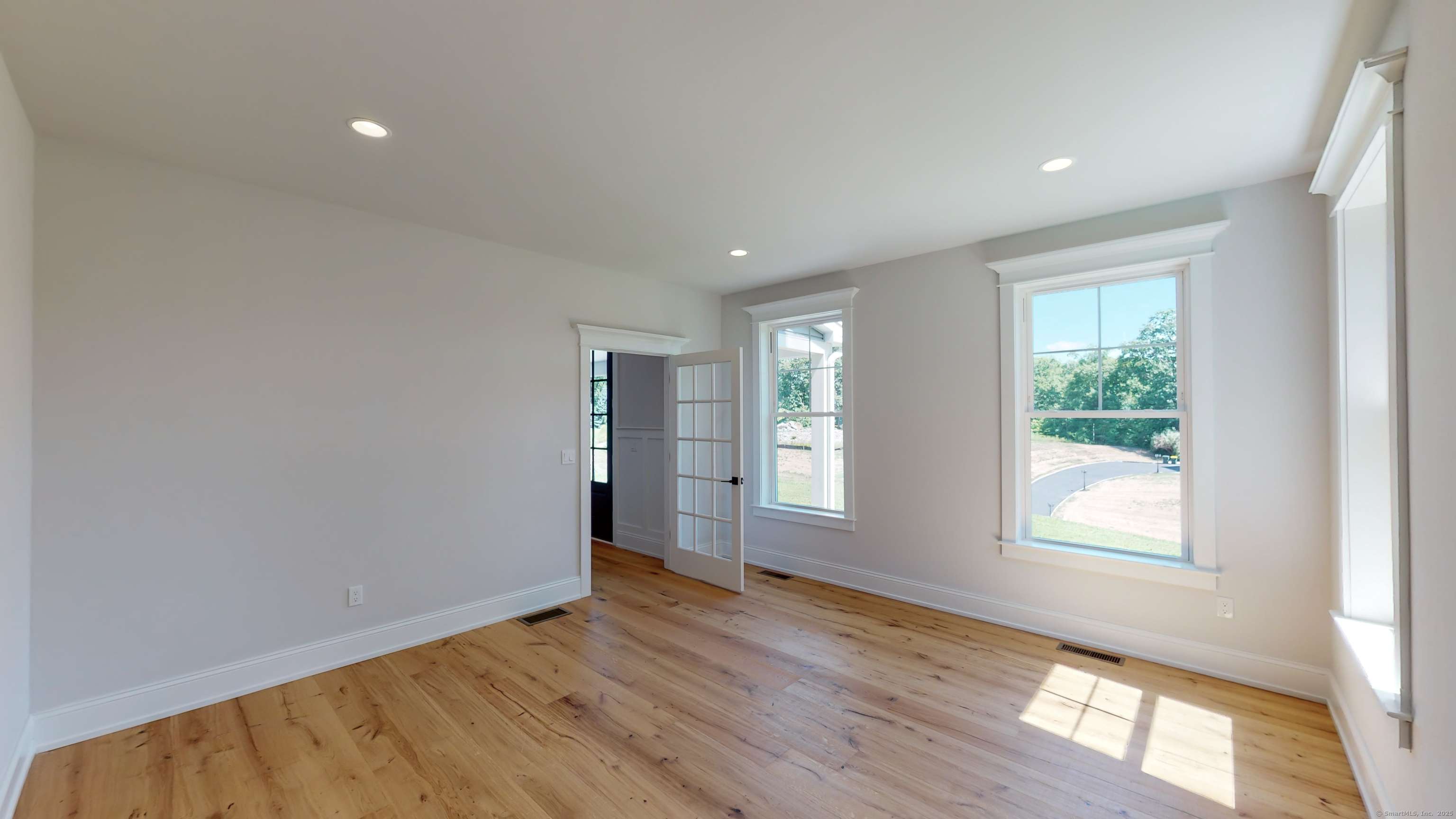 East Lyme, CT 06333,2 Twin Valley Road