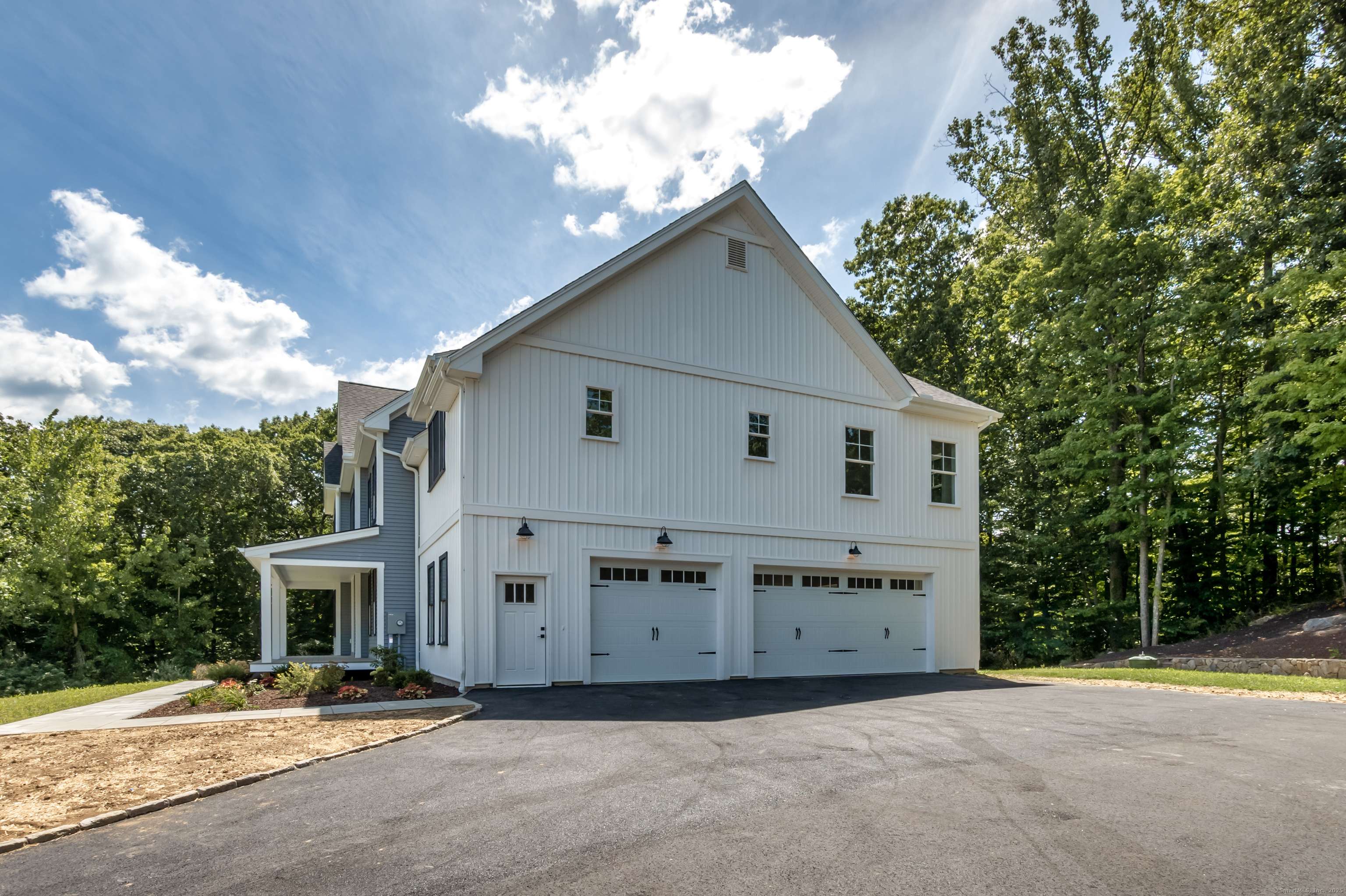 East Lyme, CT 06333,2 Twin Valley Road