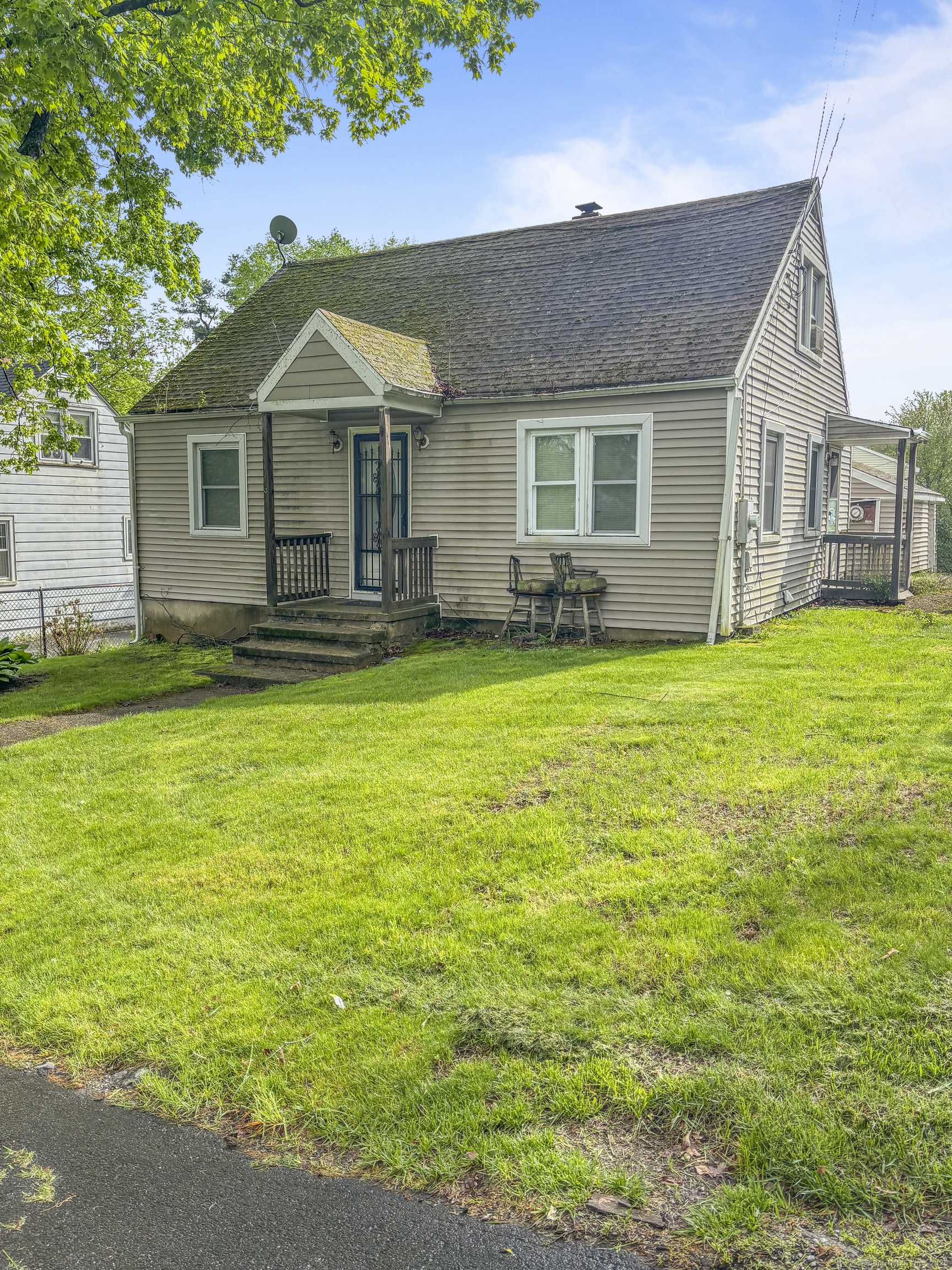 Waterbury, CT 06708,6 Peach Street