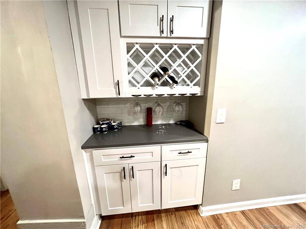 New Haven, CT 06511,548 Chapel Street #1