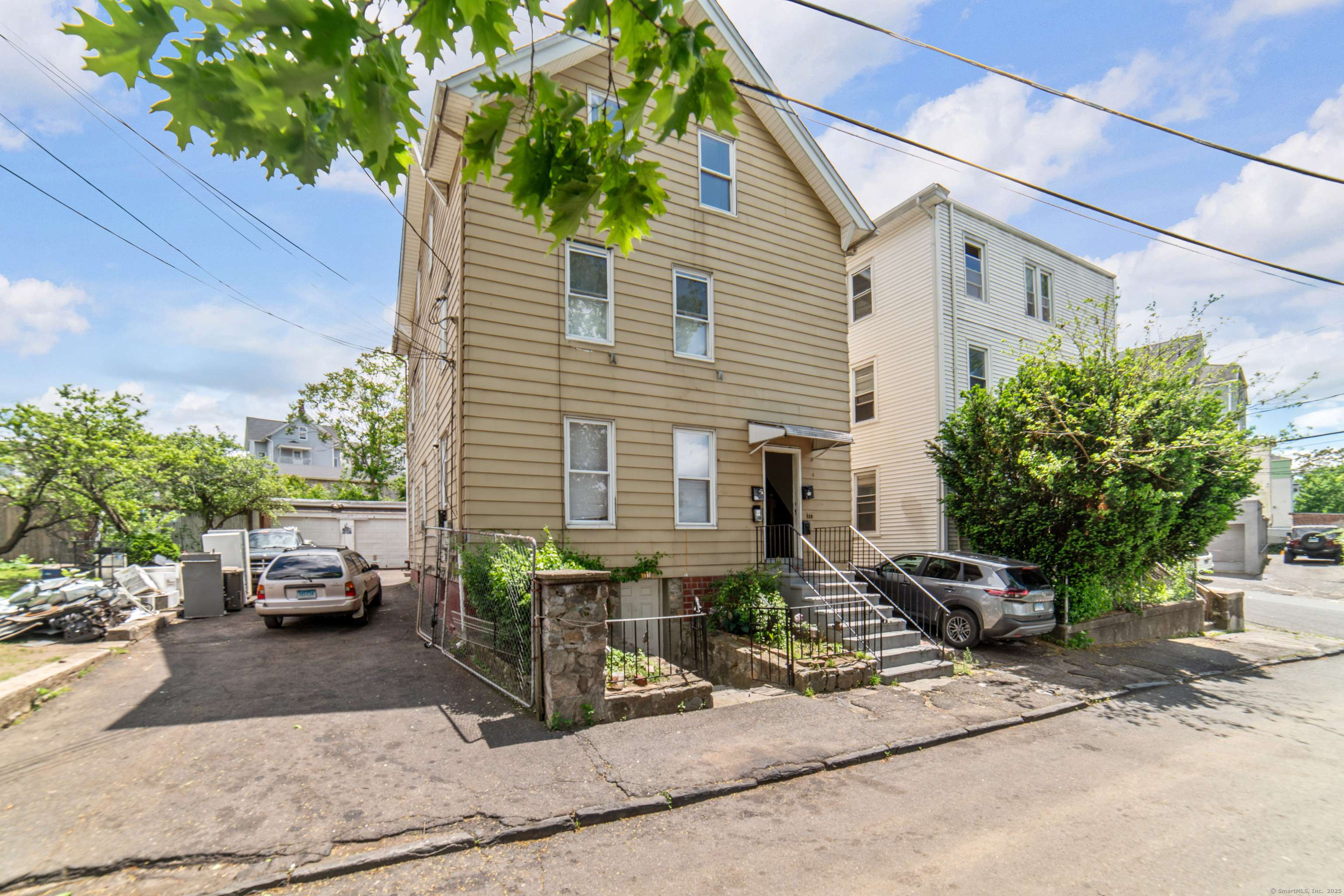 Waterbury, CT 06706,4 Granite Street