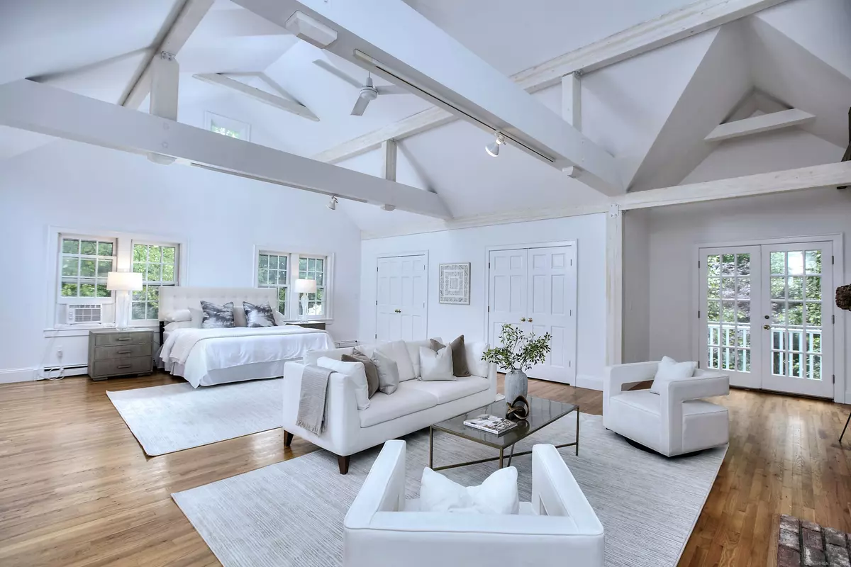 Wilton, CT 06897,481 Ridgefield Road