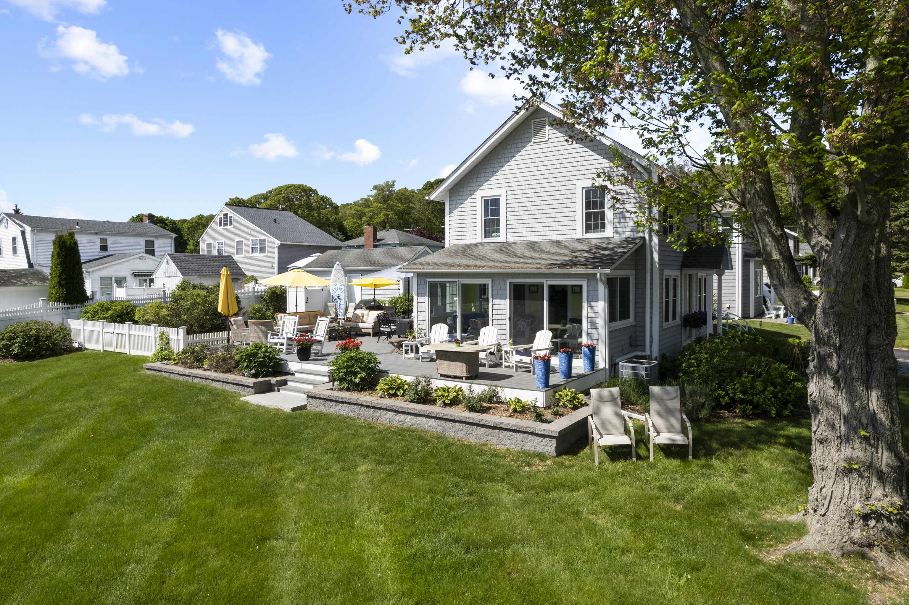 East Lyme, CT 06357,15 Attawan Avenue