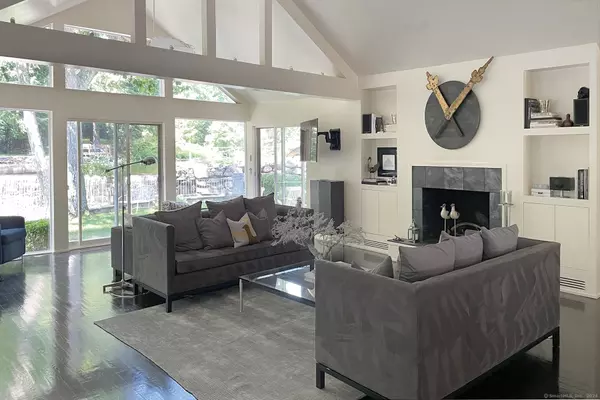 Weston, CT 06883,118 Lyons Plain Road