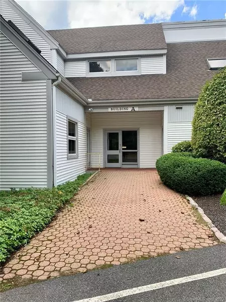 51 Sherman Hill Road #A104, Woodbury, CT 06798