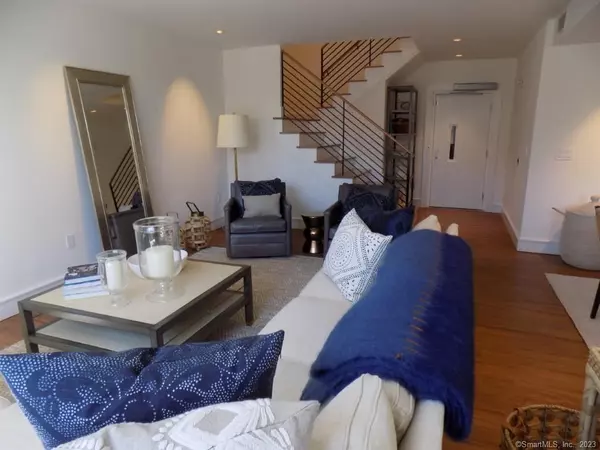 Westport, CT 06880,5 Church Lane #314