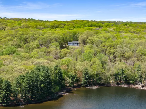 24 Newtown Turnpike, Redding, CT 06896