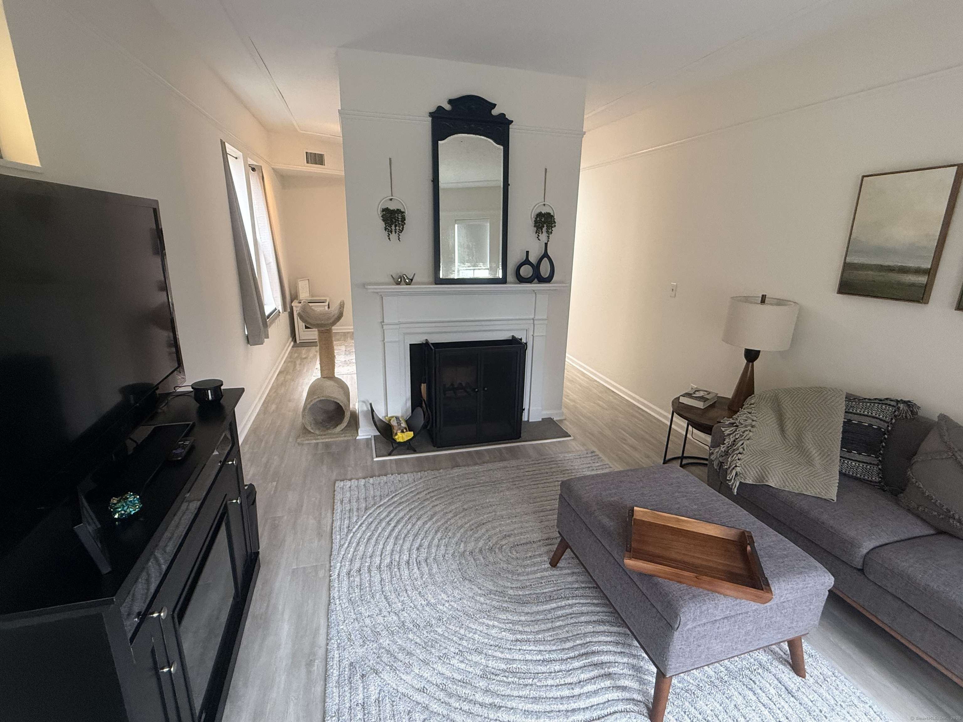 Hartford, CT 06114,16 Essex Street #5D