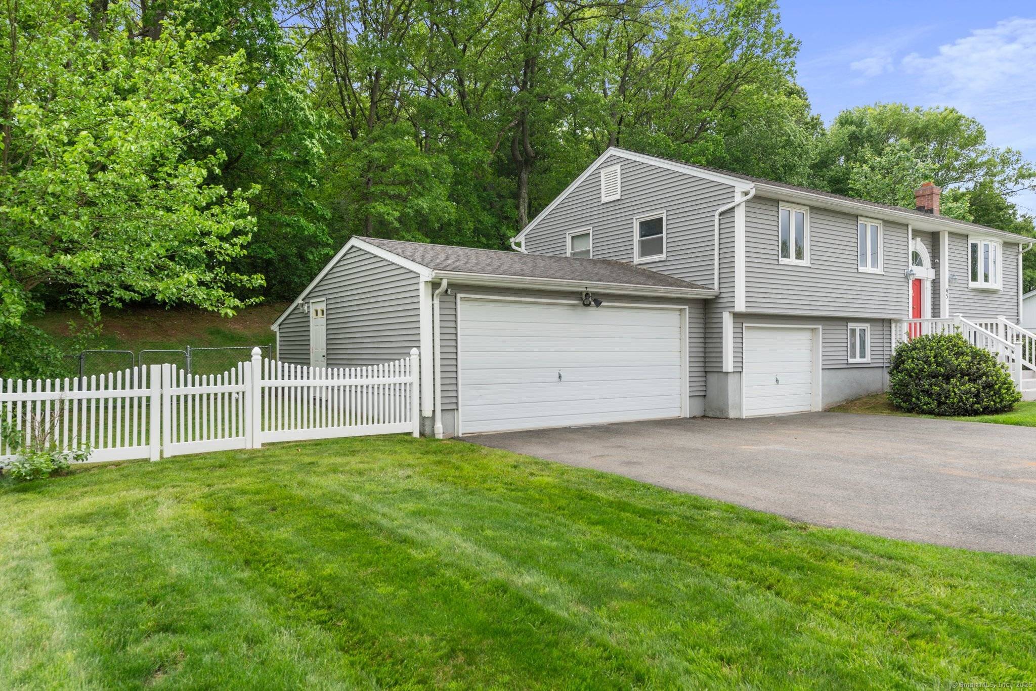 Glastonbury, CT 06033,43 Worthington Road