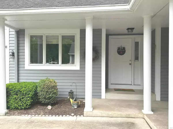 Simsbury, CT 06089,16 Riverwalk Drive #16