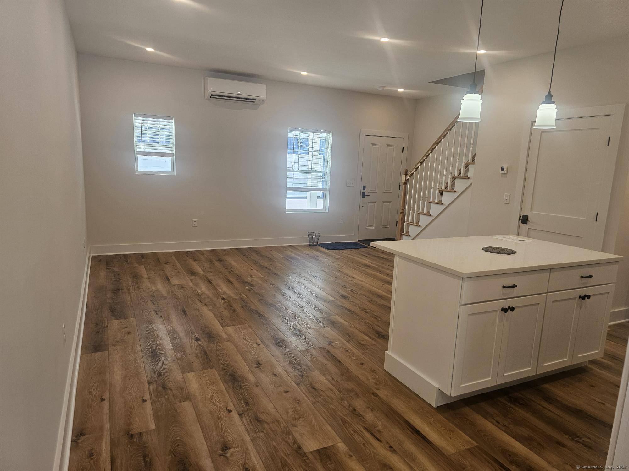 East Lyme, CT 06333,138 Boston Post Road #9