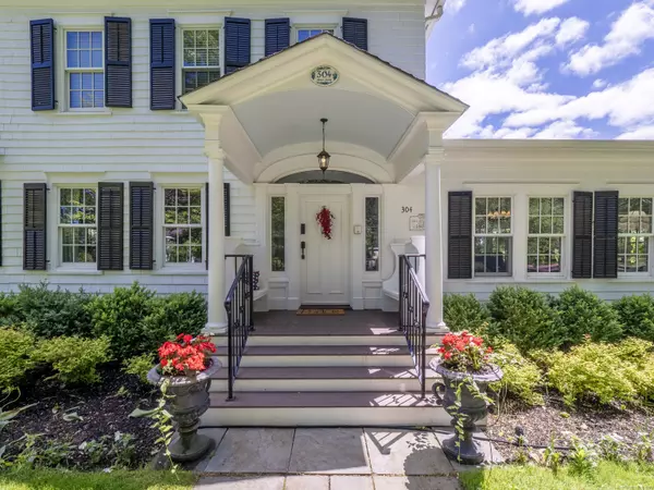 Ridgefield, CT 06877,304 Main Street