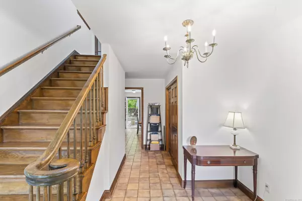 Oxford, CT 06478,405 Chestnut Tree Hill Road