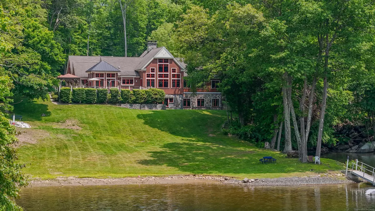 Southbury, CT 06488,218 Kuhne Road