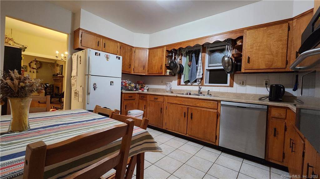 New Haven, CT 06511,761 Whitney Avenue #1st