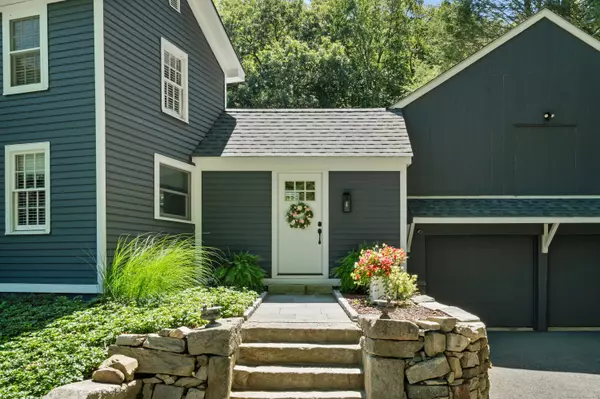 94 Glen Road, Newtown, CT 06482