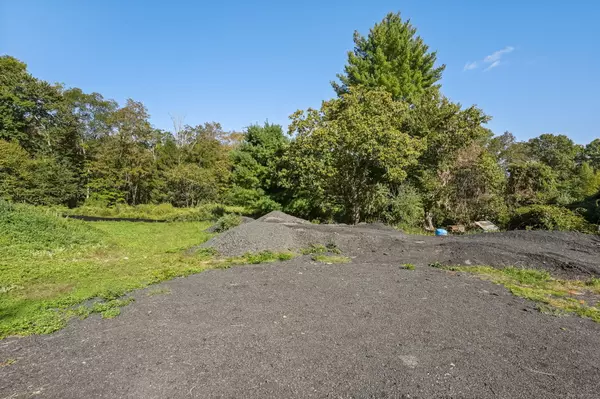 Weston, CT 06883,96 Georgetown Road