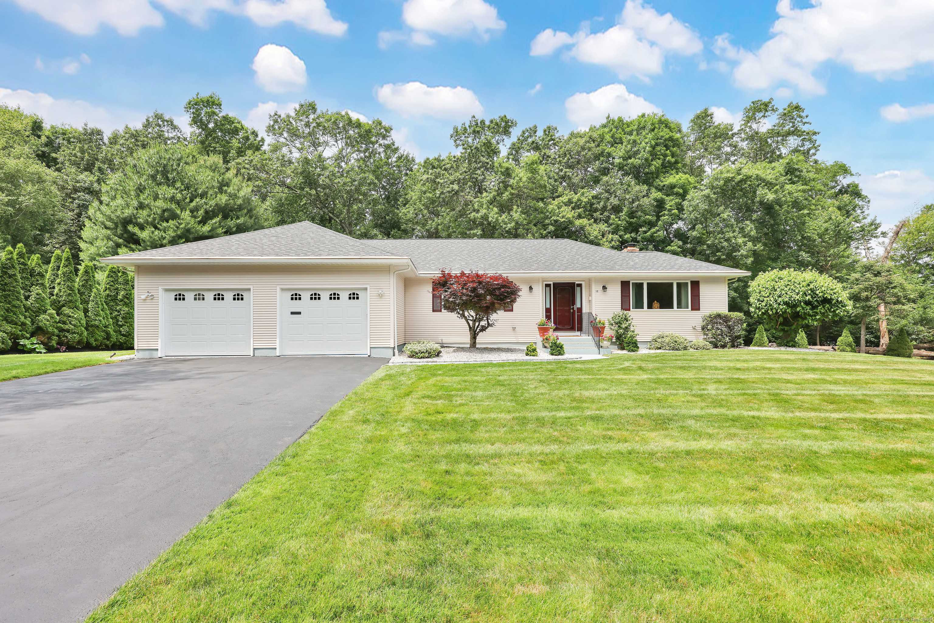 12 Jonathan Lane, South Windsor, CT 06074