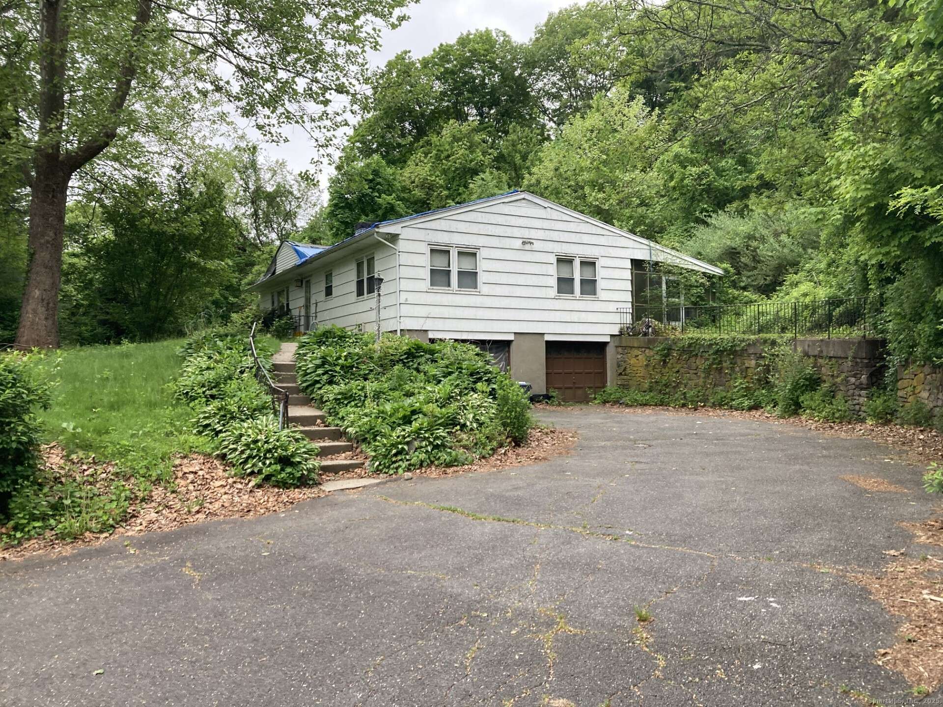 84 Huntingtown Road, Newtown, CT 06470