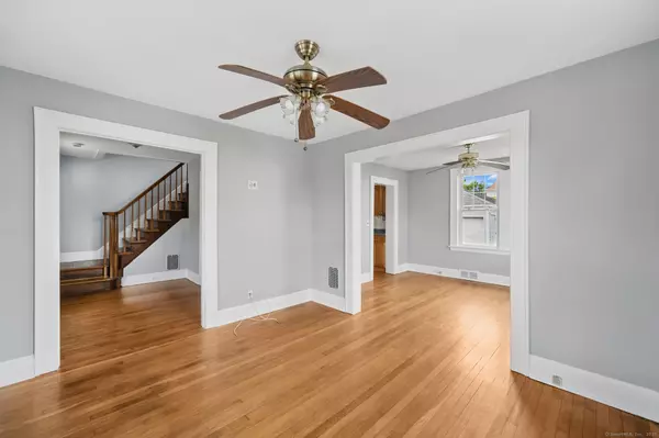 Stratford, CT 06615,499 Sherwood Place