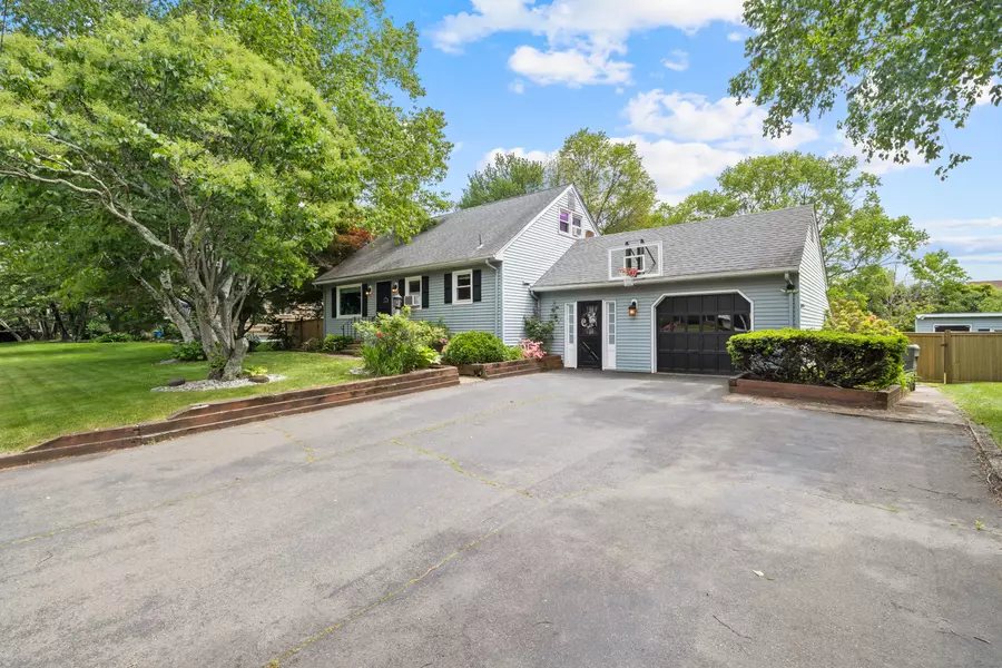 10 Ciccio Court, Plainville, CT 06062