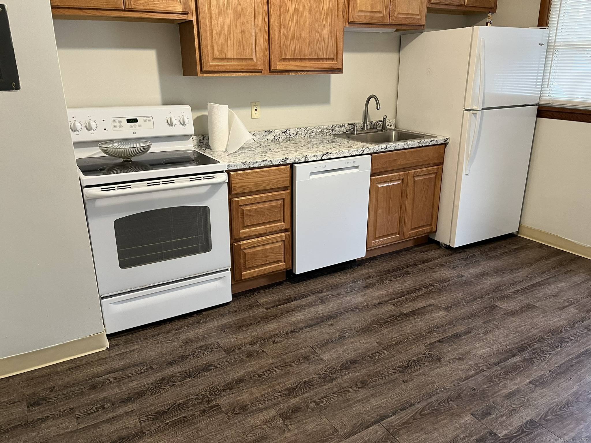 Seymour, CT 06483,39 Roberts Street #6