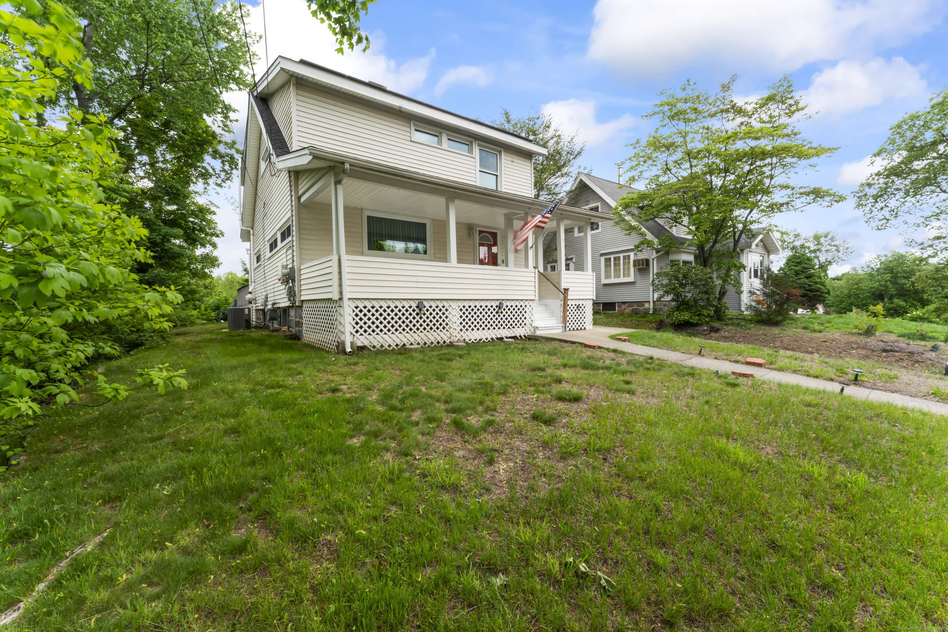 27 Pauline Street, Trumbull, CT 06611
