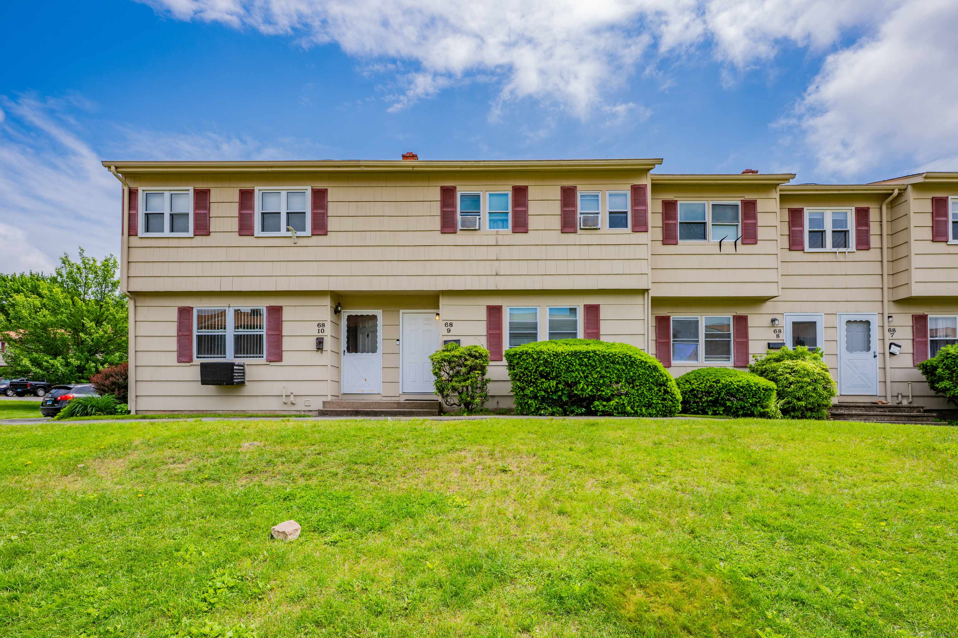 68 Round Tree Drive #9, Naugatuck, CT 06770